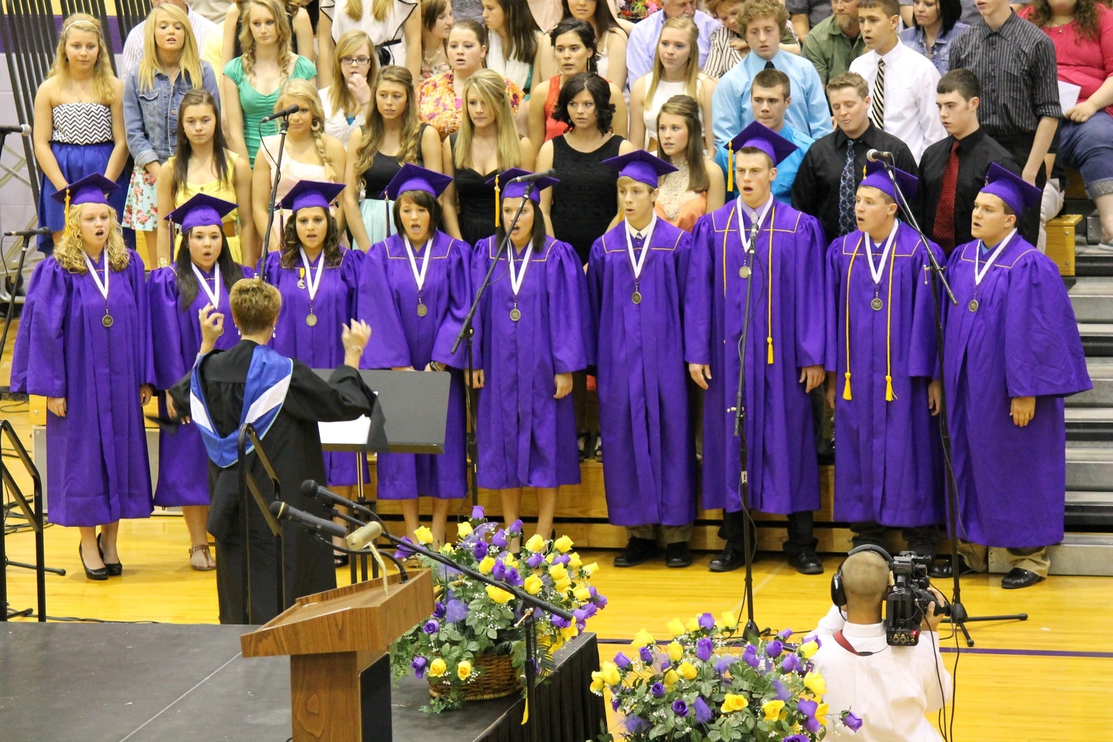 group-people-celebration-choir-musician-education-1105488-pxhere.com (1)-min